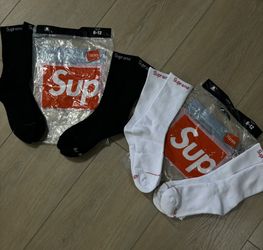 Supreme Socks Black And White 