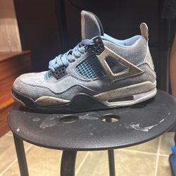 Air Jordan 4 Retro 'University Blue.