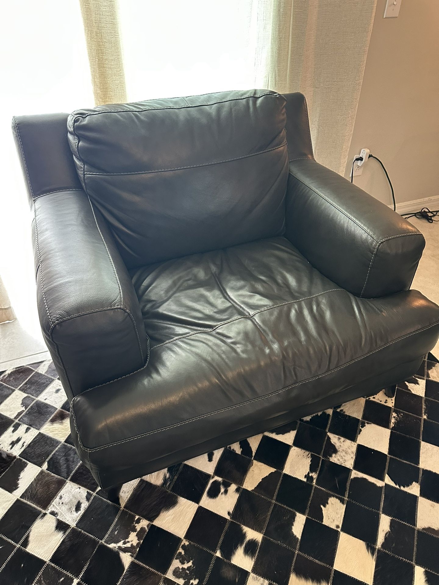 Sectional Sofa + Chair ( Learher)