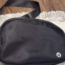 BearPaw Sling Belt Bag 