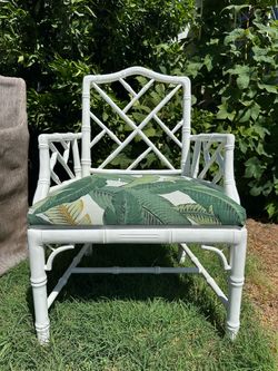 Jonathan Adler JA17-DAI White Lacquer Chinese Chippendale Arm Chairs – Set of 4 – Chrome Plaques