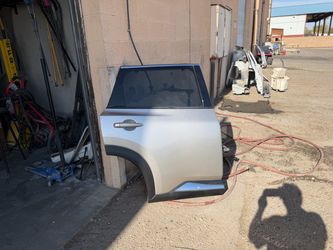 21/25 Nissan Rogue passenger Rear Door