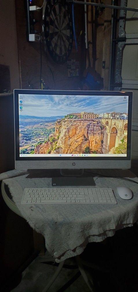 HP Pavilion 24in Touchscreen All In One PC Computer Intel i5 vPro, 12gb Memory, 2TB 7200rpm Hard Drive