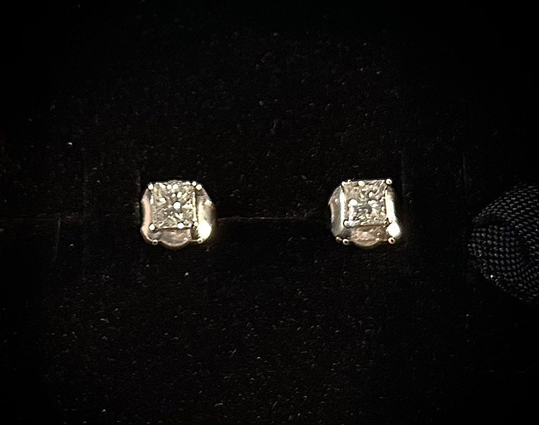 HELZBERG 18k White Gold Diamond Princess Cut  Stud Earrings (1/2 ct.)