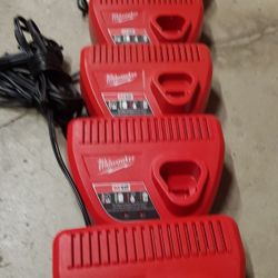 MILWUAKEE M12 CHARGER NEW EACH CHARGER POR CADA UNO