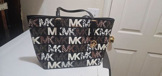 Micheal Kors purse