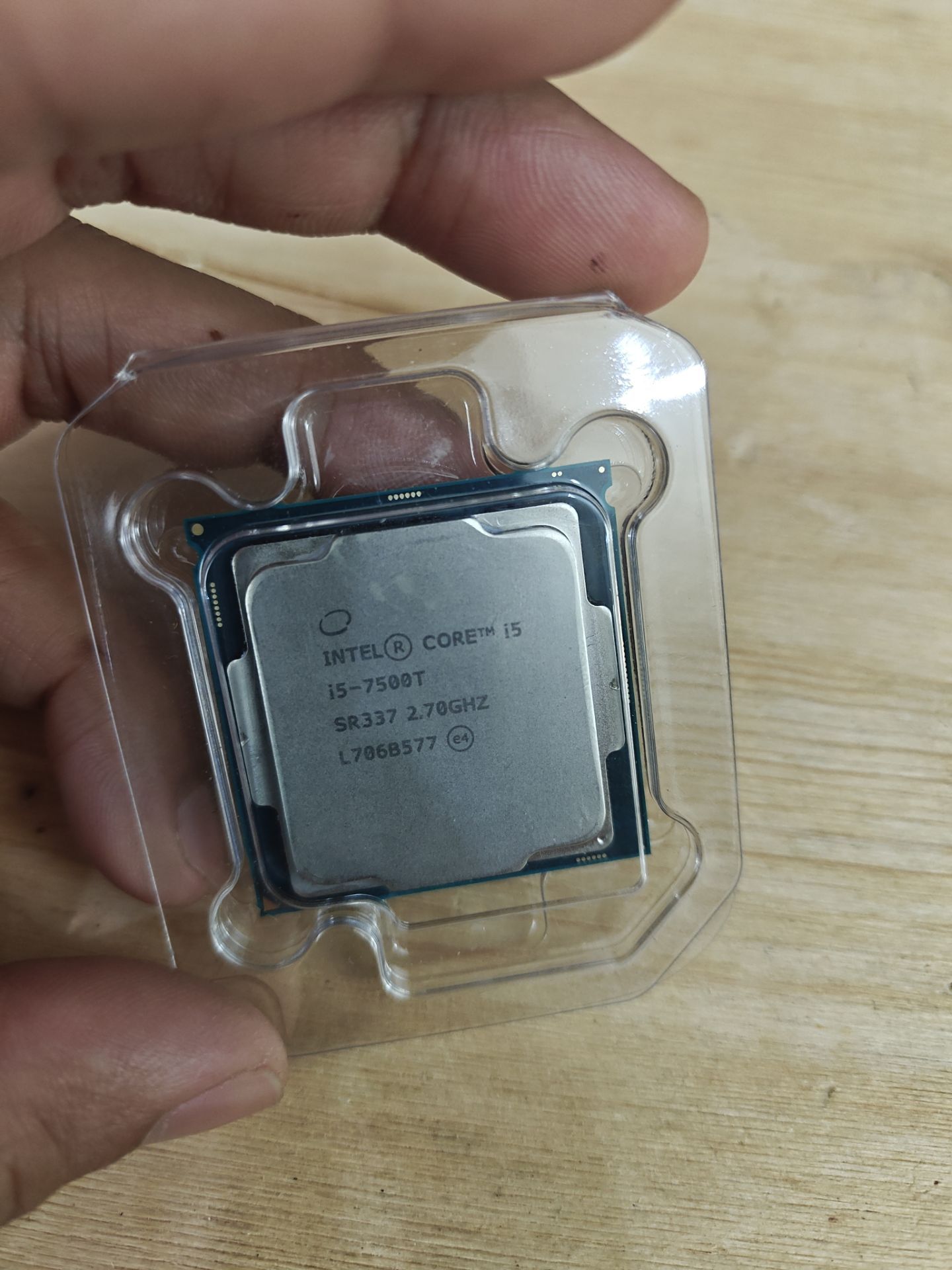 Intel i5 - 7500T