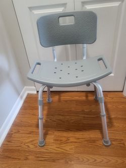 Shower Chair, Adjustable, Used 1 month, Mint