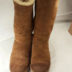 Chesnut Ugg Boot Size 7