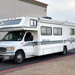 2001 Winnebago Minnie Winnie