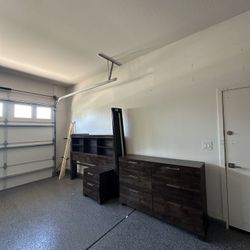 Kind Sized Bedroom Set 