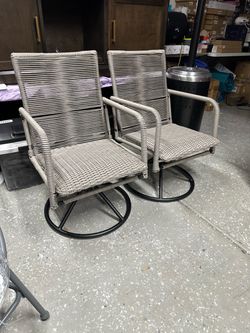 Outdoor Swivel Chairs (Set of 2 )