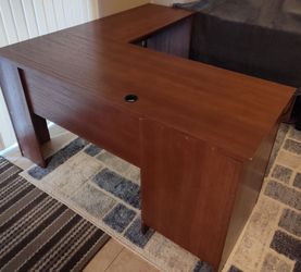 FREE big L shaped desk