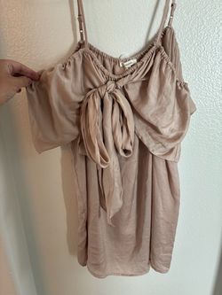 Leione Cold Shoulder top