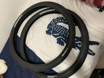 Skakeskins tires