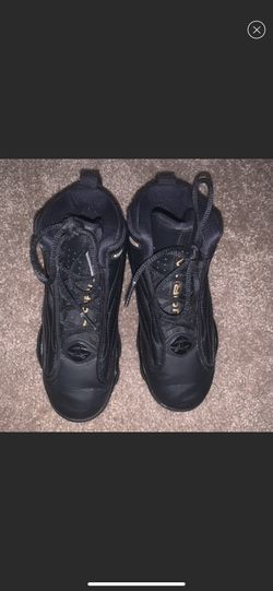 Kids black Jordan’s size 1