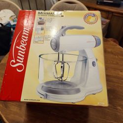 Sunbeam, 12 Speed Stand Mixmaster with clear bowls. Never used or out of box