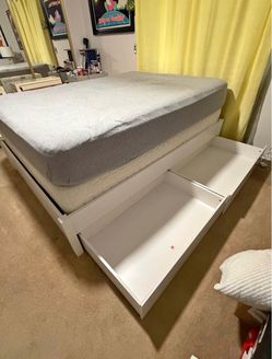 Queen Bed with Wooden Bed Frame
