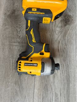 DeWalt Atomic impact driver