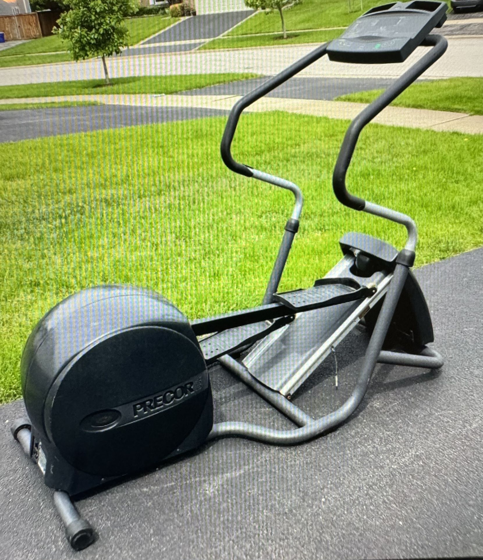 Precor Elliptical EFX for Sale in Carol Stream, IL OfferUp