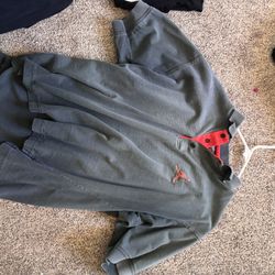 Men’s grey Jordan shirt 