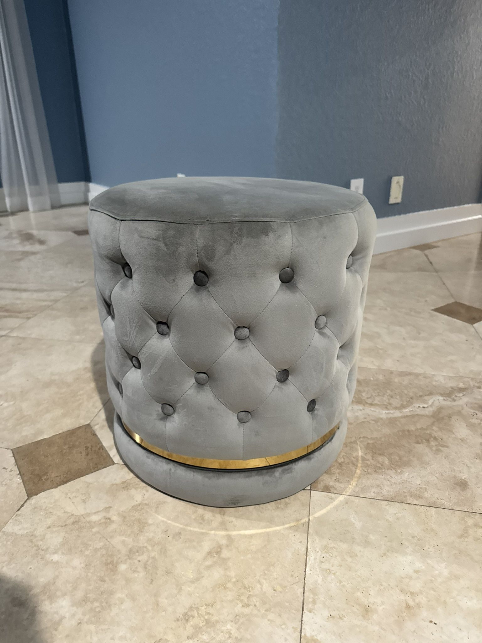 Luxxory II Gray Swivel Ottoman/Stool