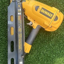 Framing Nail Gun - Dewalt D51822