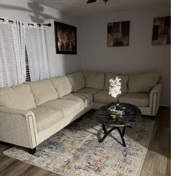 โผ๏ธ FREE DELIVERY Sectional Couch