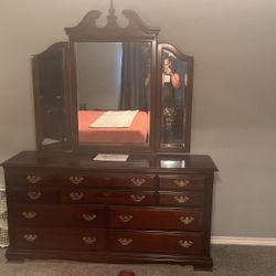 Dresser And Mirror W Matching Night Stands