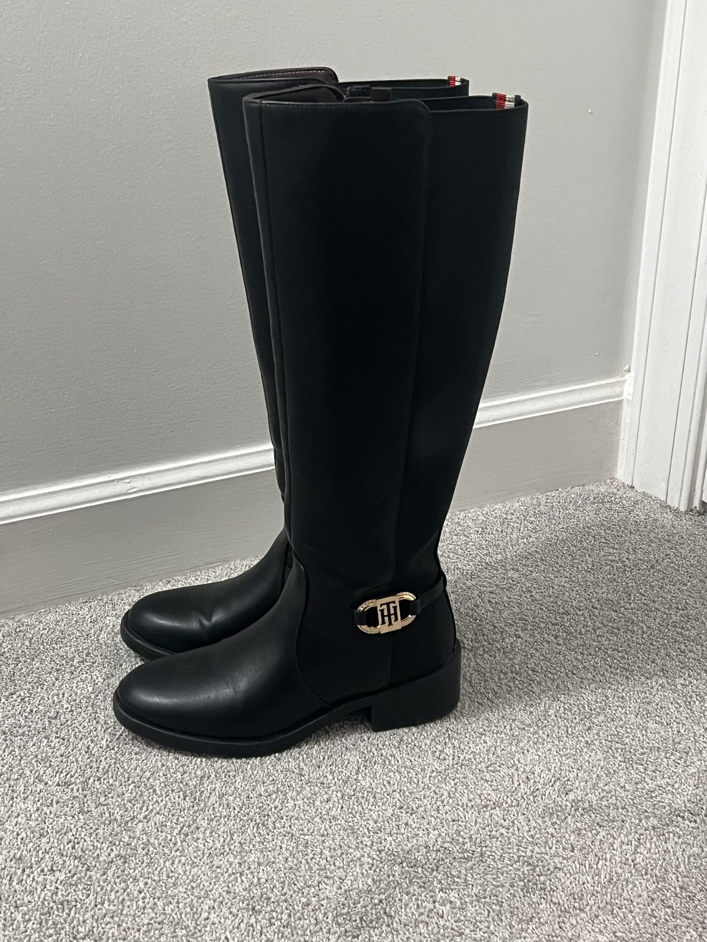 Tommy Hilfiger Women’s Imizza Faux Leather Boots — Size 5.5 M