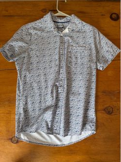 APT. 9 Premier Flex Performance Untucked Shirt (Men’s Small)