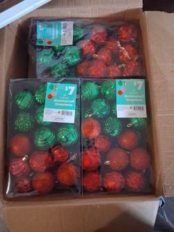 Ornaments, 3 cases