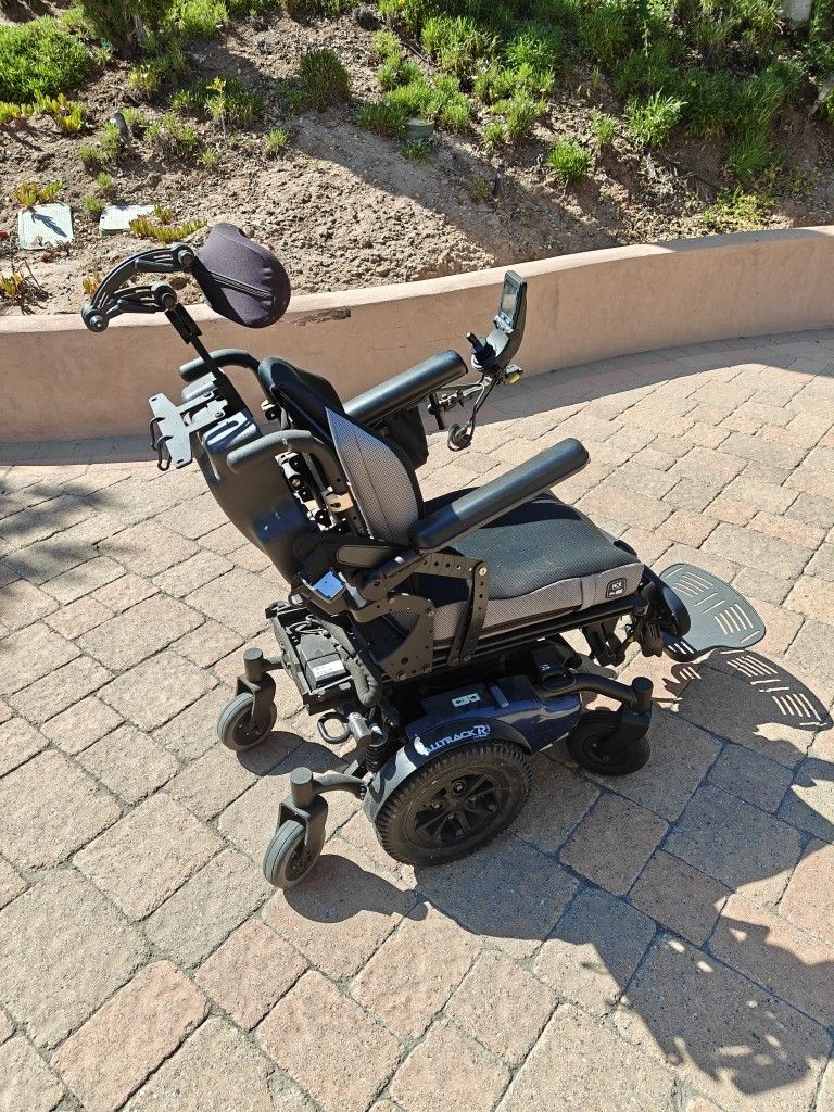 Amy Systems AllTrack r3 Hybrid Electric Wheelchair