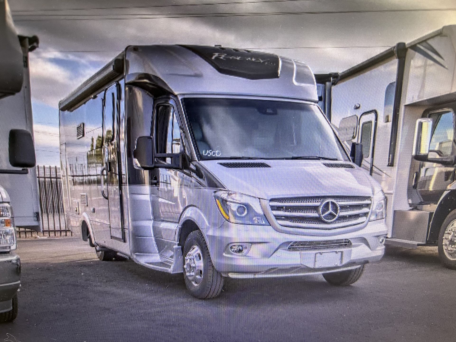 2019 ULTRA BROUGHAM 25MB