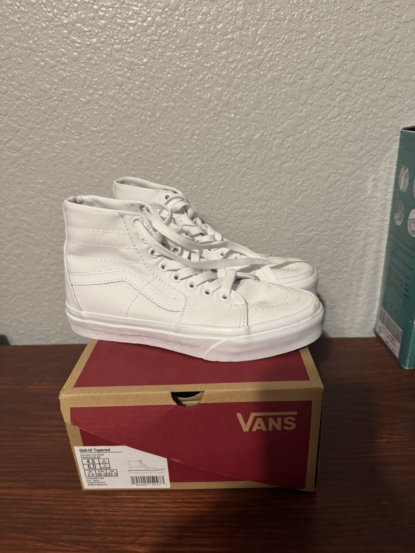 Vans Sk8-Hi Tapered (True White) – Women’s 6 / Men’s 4.5
