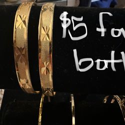 Miscellaneous Jewelry bracelets, Brooches