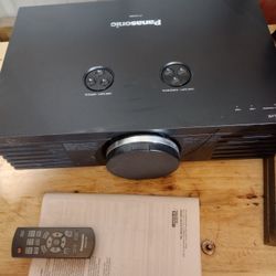 Panasonic Top Line Projector