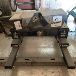 Husky Fifth Wheel HitchHitch 