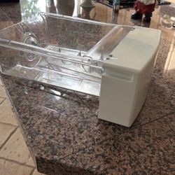 GE Ice BUCKET/AUGER/ASSY WR17x11318