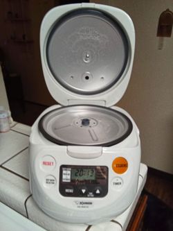Zojirushi Rice Cooker with Digital Display