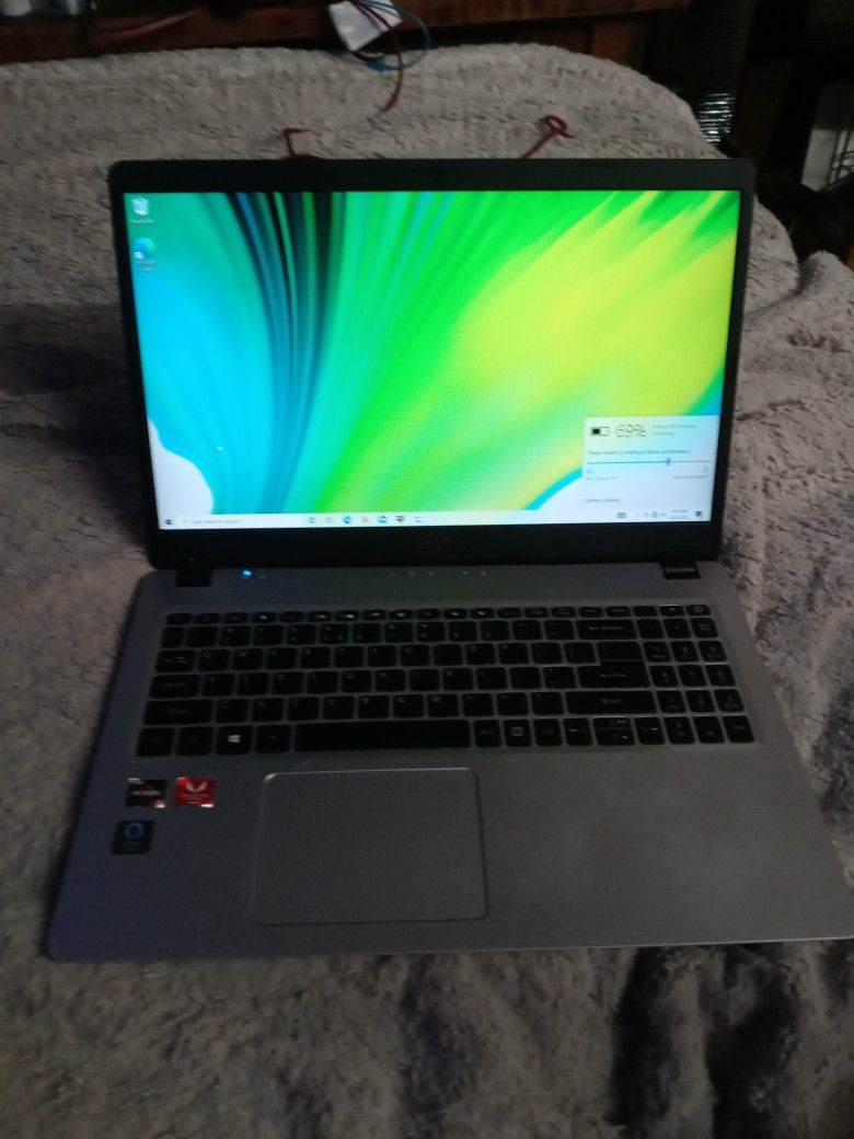 Acer Aspire 5 Laptop (READ DESCRIPTION)