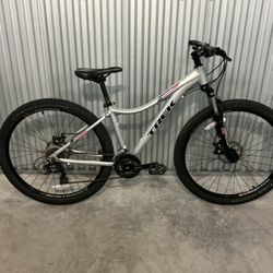 BICYCLE TREK 21 SPEED SIZE 27,5 BRAND NEW 