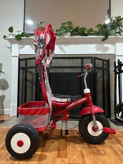 Radio Flyer 4-in-1 Stroll ’N Trike — Red