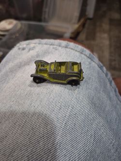 Vintage Die-Cast Miniature Classic Car