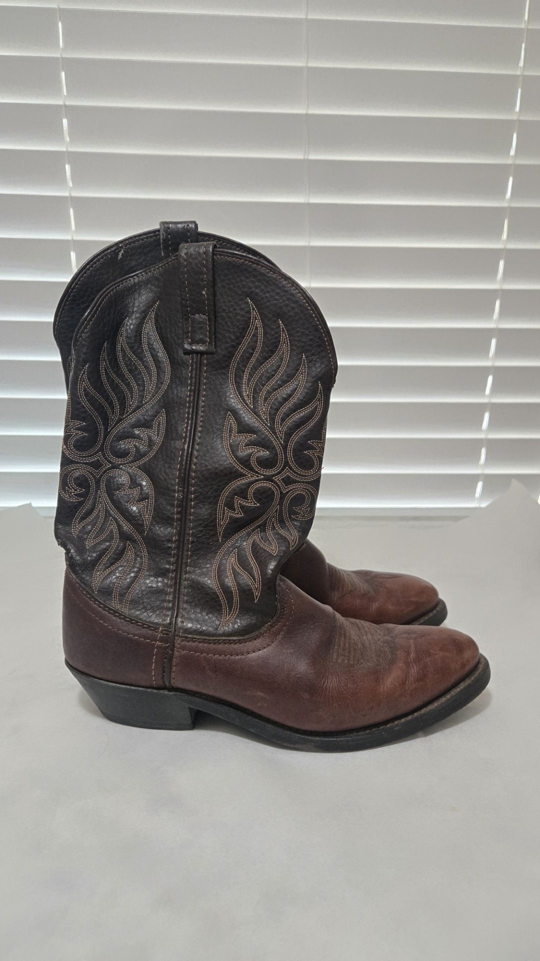 Laredo Cowgirl Boots Size 8.5