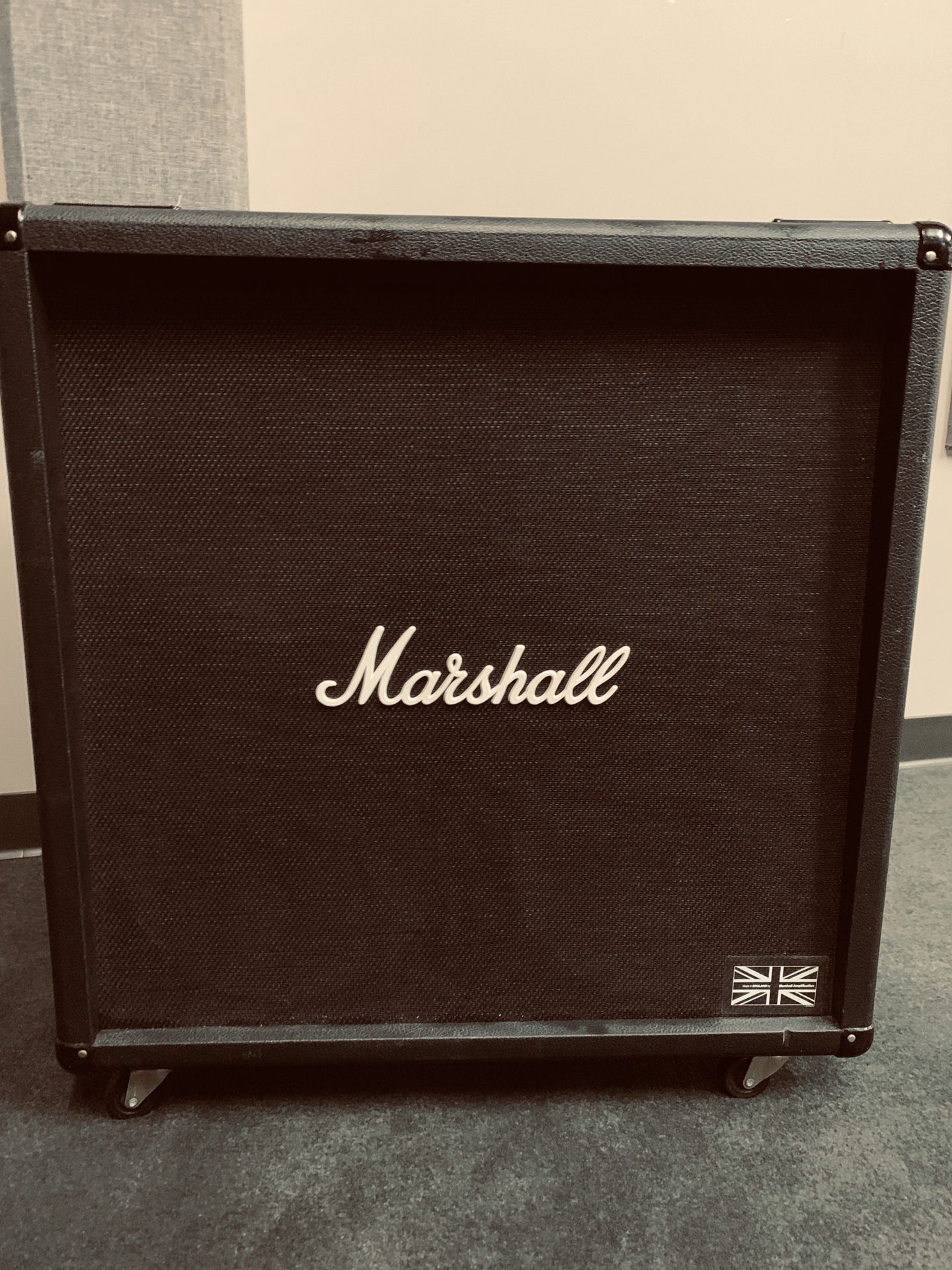 Marshall 4x12” Amplifier Cabinet