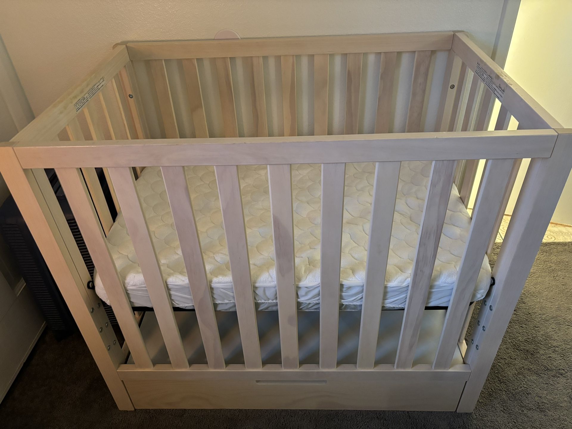 Colby Mini Crib Natural Wash