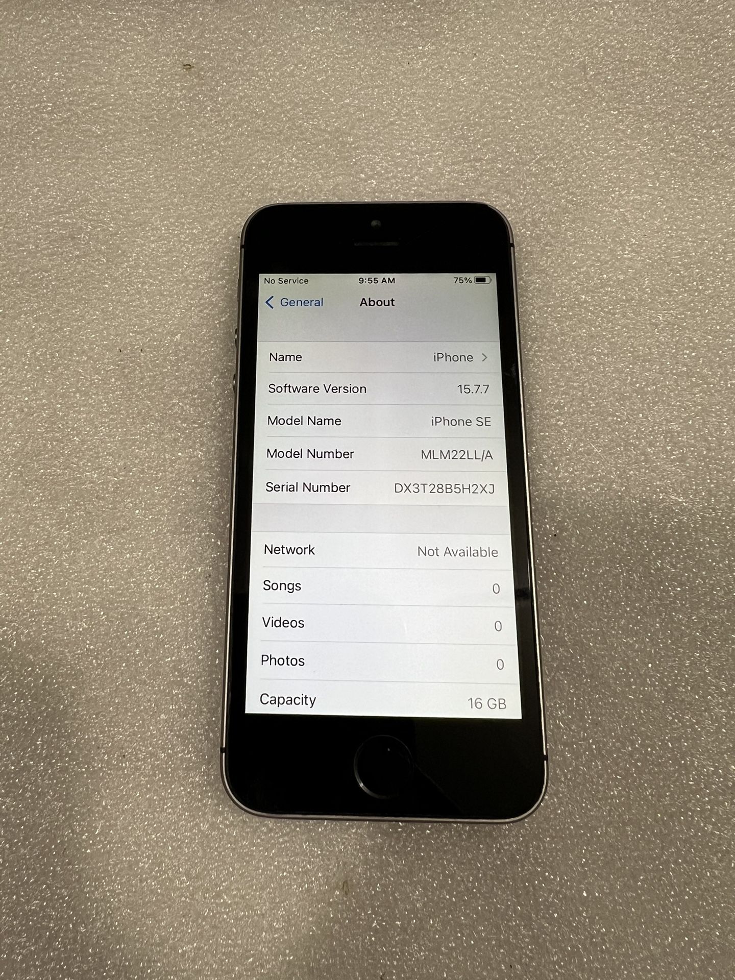UNLOCKED Apple iPhone SE 1st Gen 16GB Black T-Mobile Verizon AT&T