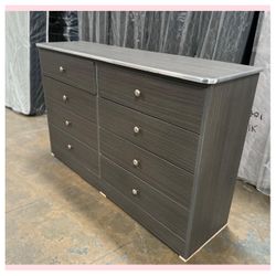 Dresser/ Eight drawers dresser