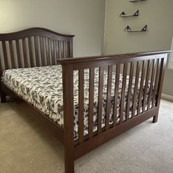 Full Size Wooden Bed 